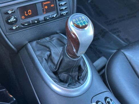 Used 2001 Porsche 911 Carrera 4 image 17