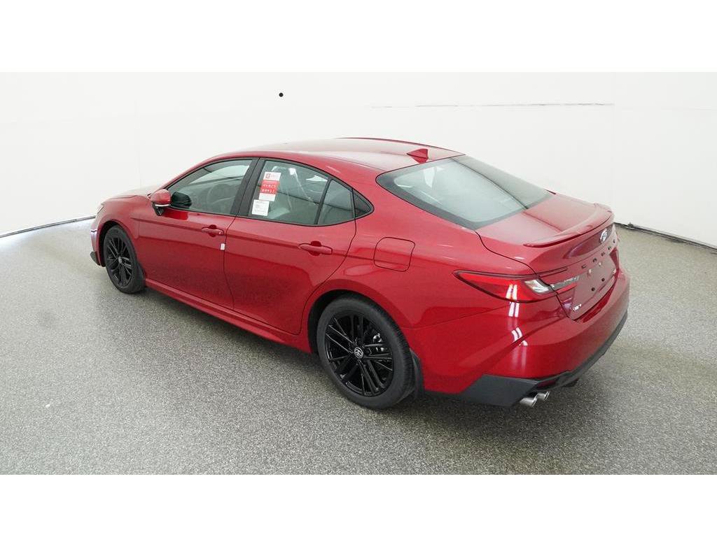 Used 2025 Toyota Camry SE FWD image 7