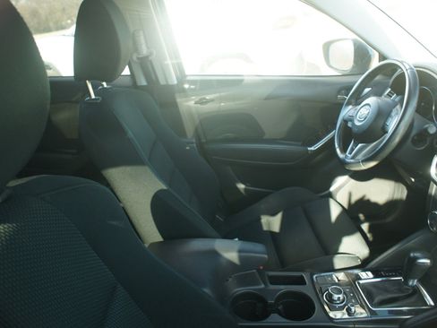 Used 2016 MAZDA CX-5 Touring image 3