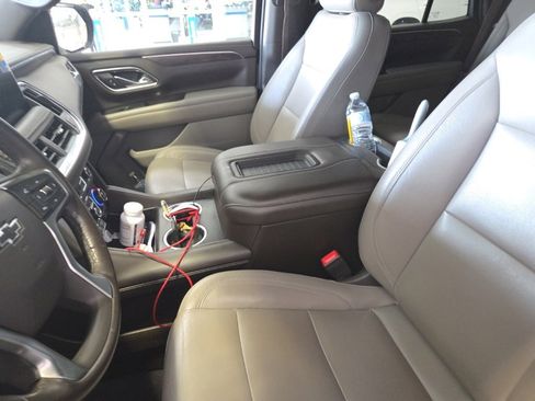 Used 2021 Chevrolet Tahoe Z71 w/ Luxury Package image 5