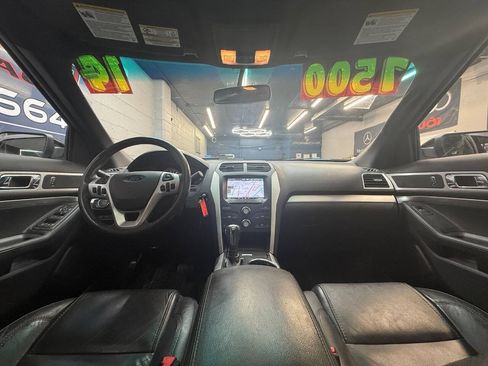 Used 2014 Ford Explorer XLT w/ Equipment Group 202A AWD/4WD image 10