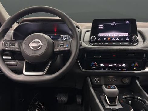 Used 2022 Nissan Rogue SV AWD/4WD image 12