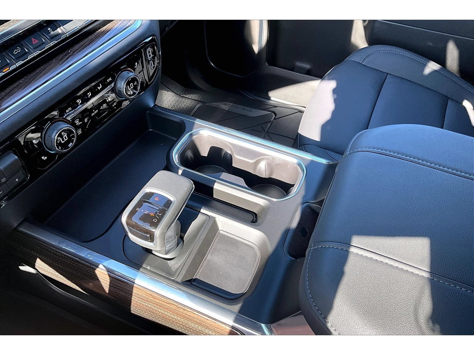 New 2026 Chevrolet Silverado 1500 RST w/ Redline Edition AWD/4WD image 9