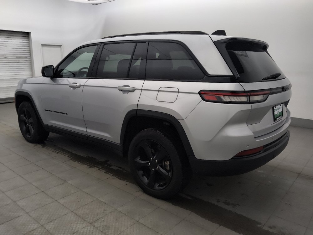 Used 2023 Jeep Grand Cherokee Limited w/ Black Appearance Package RWD image 3