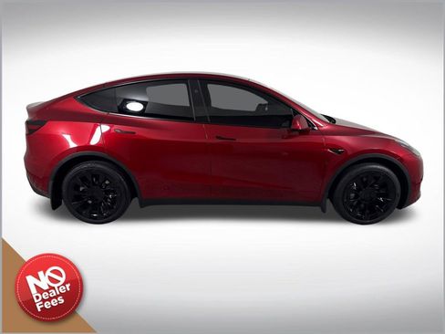 Used 2024 Tesla Model Y Long Range AWD/4WD image 2