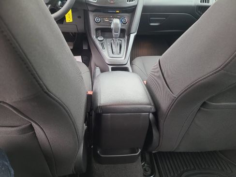Used 2017 Ford Focus SE image 29