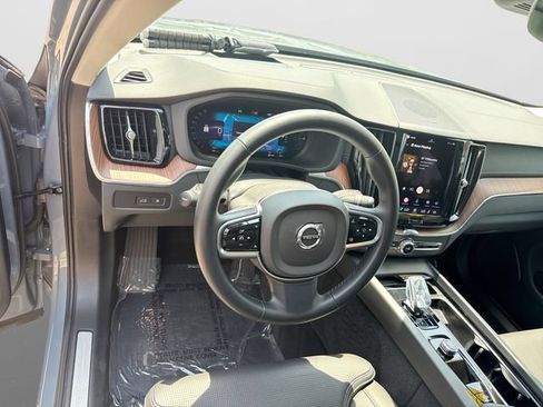 Certified 2023 Volvo XC60 T8 Ultimate w/ Climate Package AWD/4WD image 14