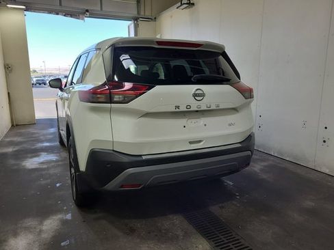 Used 2023 Nissan Rogue SV FWD image 2