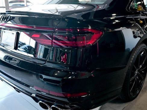 Used 2022 Audi S8 w/ S8 Comfort Plus Package image 11