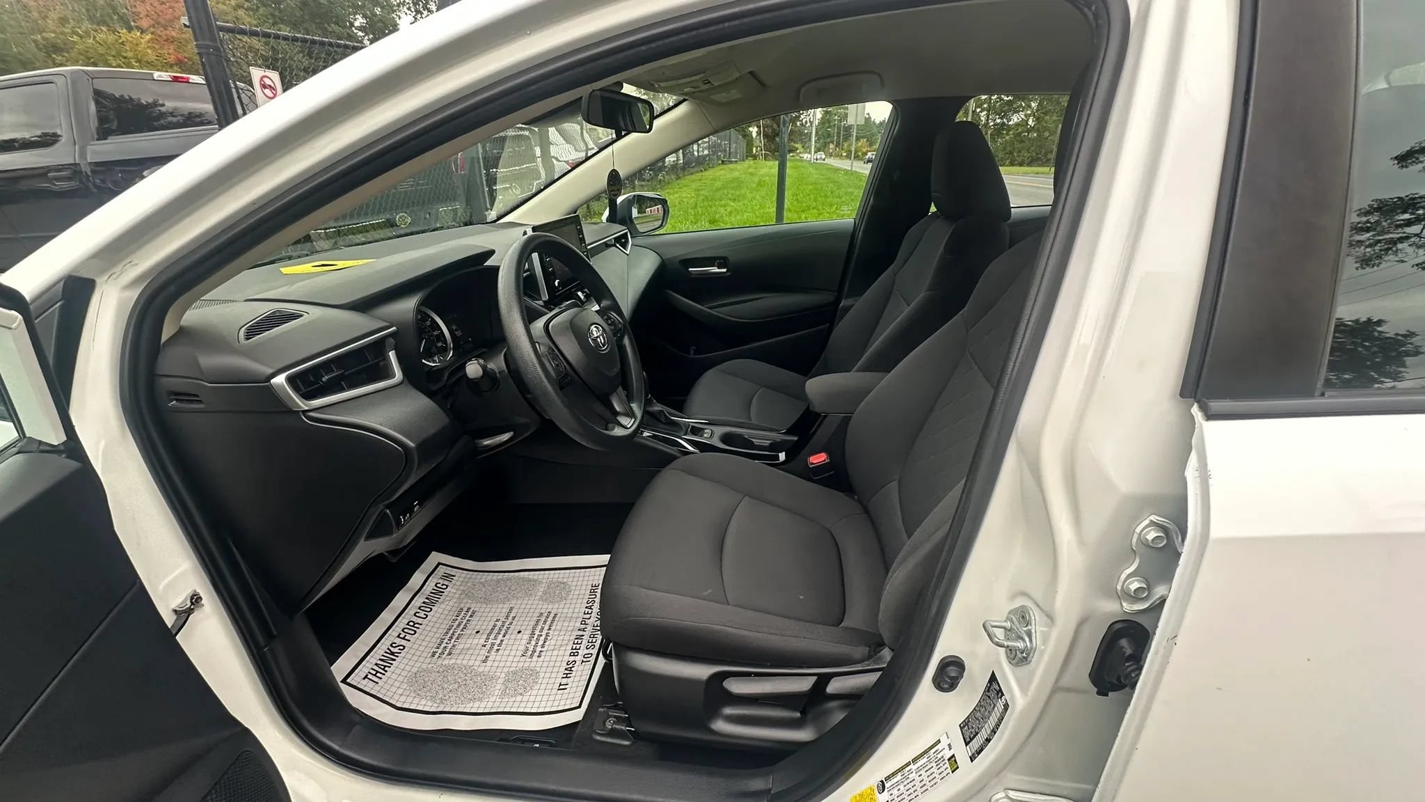Used 2021 Toyota Corolla LE FWD image 23