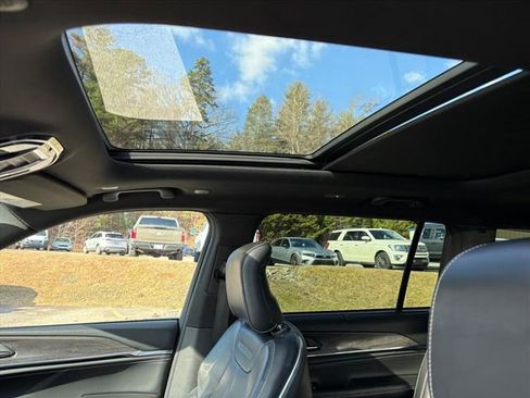 Used 2022 Jeep Grand Cherokee L Overland w/ Advanced Protech Group III image 11