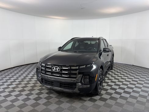 Certified 2025 Hyundai Santa Cruz Limited image 2