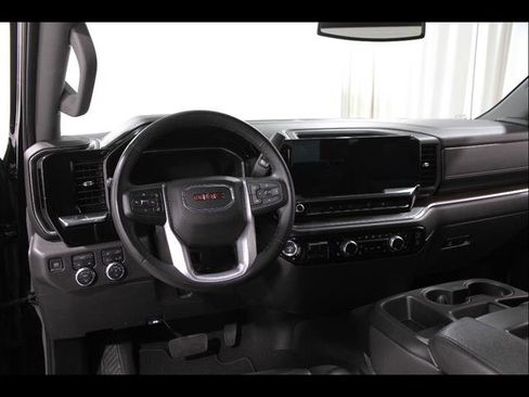 Used 2025 GMC Sierra 1500 SLT image 7
