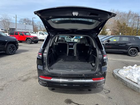 Used 2023 Jeep Grand Cherokee L Overland w/ Luxury Tech Group IV image 39