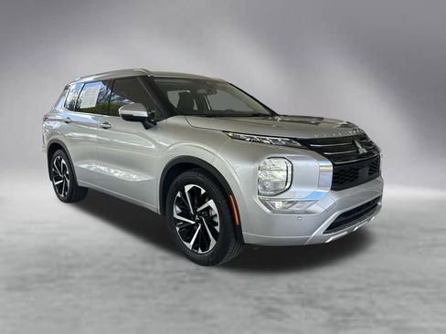 Used 2024 Mitsubishi Outlander SEL FWD image 2