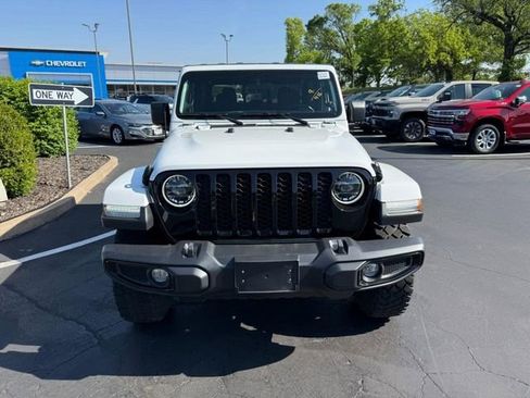 Used 2022 Jeep Gladiator Sport AWD/4WD image 9