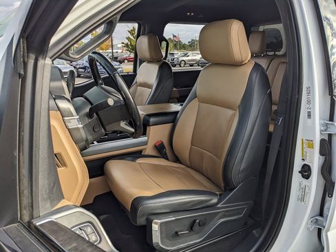 Used 2023 Ford F250 Lariat w/ Chrome Package image 44