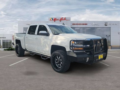Used 2018 Chevrolet Silverado 1500 LT w/ Texas Edition AWD/4WD image 7