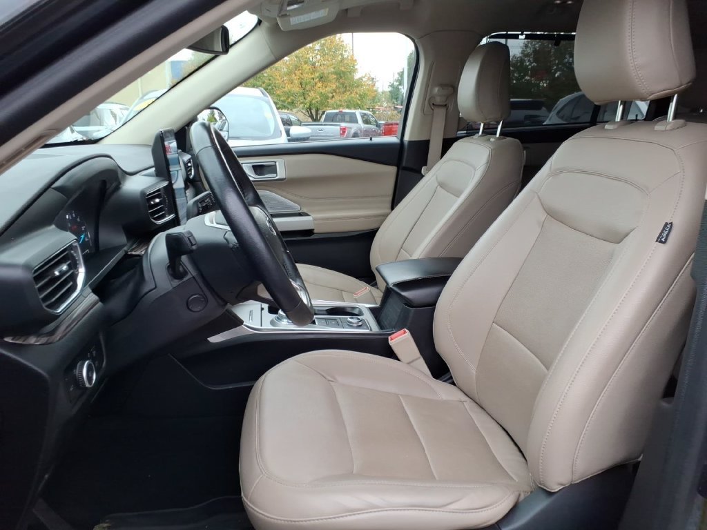 Used 2023 Ford Explorer Limited w/ Limited Technology Package AWD/4WD image 17