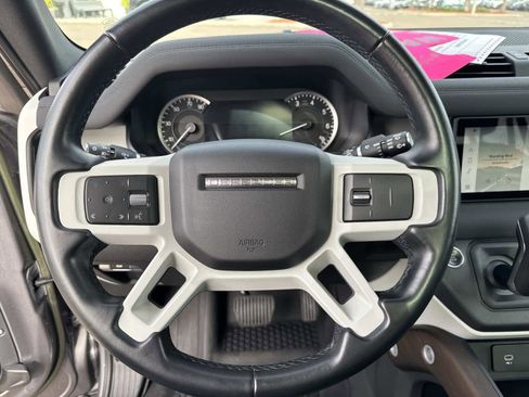Used 2023 Land Rover Defender 110 S image 28