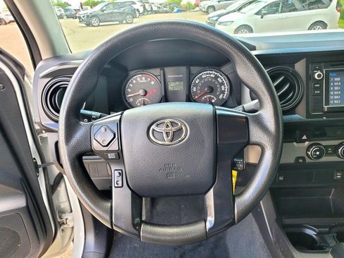 Used 2016 Toyota Tacoma SR RWD image 9