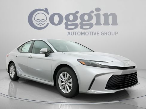 Used 2026 Toyota Camry LE w/ Convenience Package FWD image 25