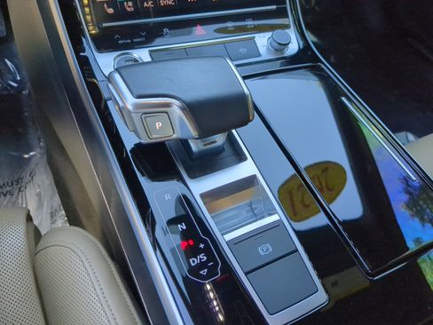 Used 2021 Audi A8 L 4.0T w/ Executive Plus Package image 24