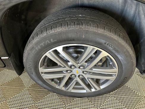 Used 2023 Chevrolet Traverse High Country FWD image 10
