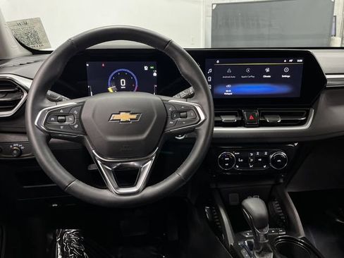 Used 2024 Chevrolet TrailBlazer LT w/ Convenience Package image 5
