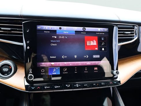 Used 2022 Jeep Grand Wagoneer Series III AWD/4WD image 25