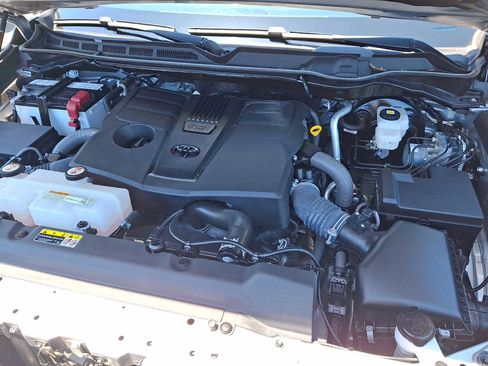 Used 2023 Toyota Tundra SR5 w/ SR5 Premium Package AWD/4WD image 26