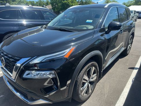 Used 2021 Nissan Rogue Platinum AWD/4WD image 2