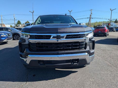 Used 2024 Chevrolet Silverado 1500 LT AWD/4WD image 2