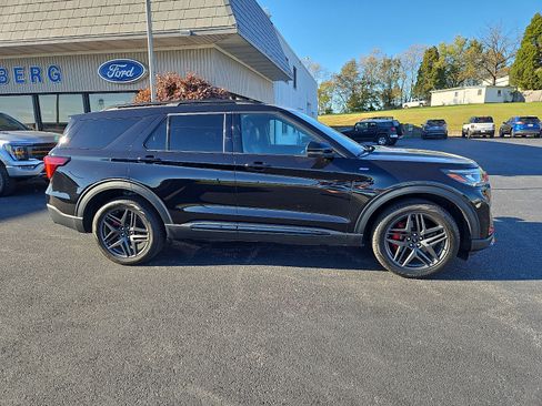 Certified 2025 Ford Explorer ST-Line w/ Premium Package image 2