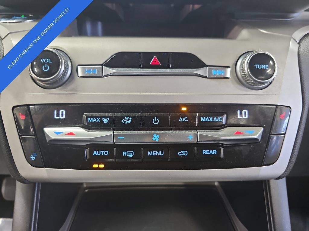 Used 2020 Ford Explorer XLT w/ Equipment Group 202A AWD/4WD image 22