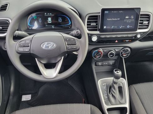 New 2026 Hyundai Venue SE image 4