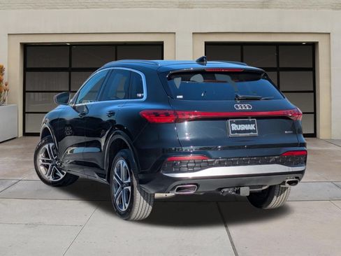 Used 2025 Audi Q5 Premium w/ Convenience Package AWD/4WD image 2