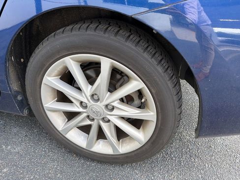 Used 2014 Toyota Prius V Five FWD image 8