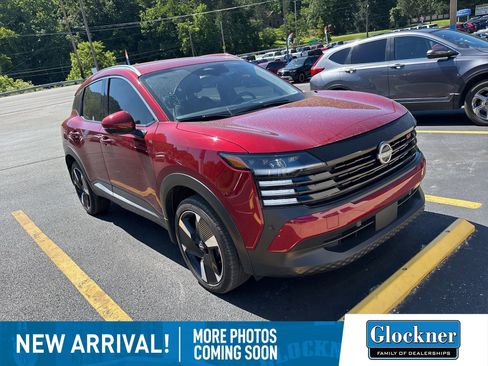 Used 2025 Nissan Kicks SR FWD image 3