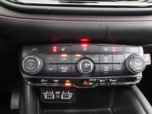 Used 2024 Dodge Durango GT image 24