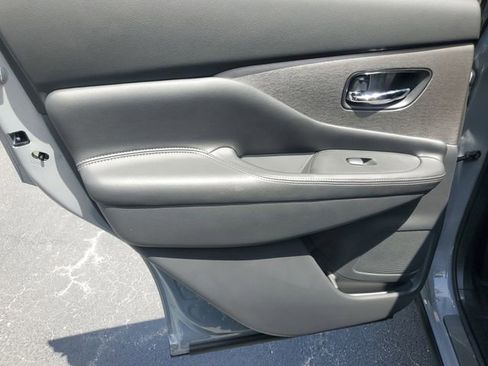 Certified 2024 Nissan Murano SV w/ SV Midnight Edition Package FWD image 10