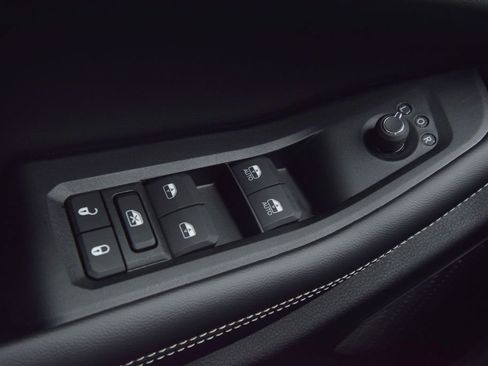 New 2025 Jeep Grand Cherokee Limited w/ Black Appearance Package AWD/4WD image 39