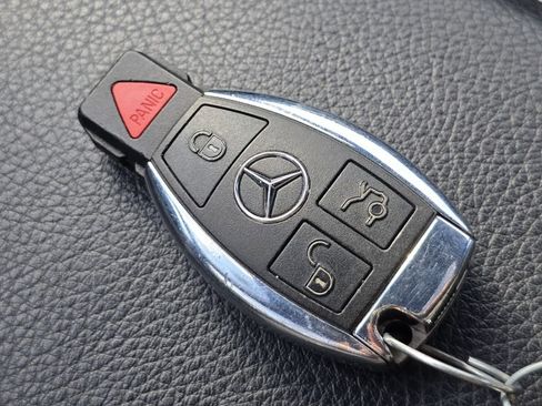 Used 2019 Mercedes-Benz CLA 250 CLA 250 w/ Premium Package image 32