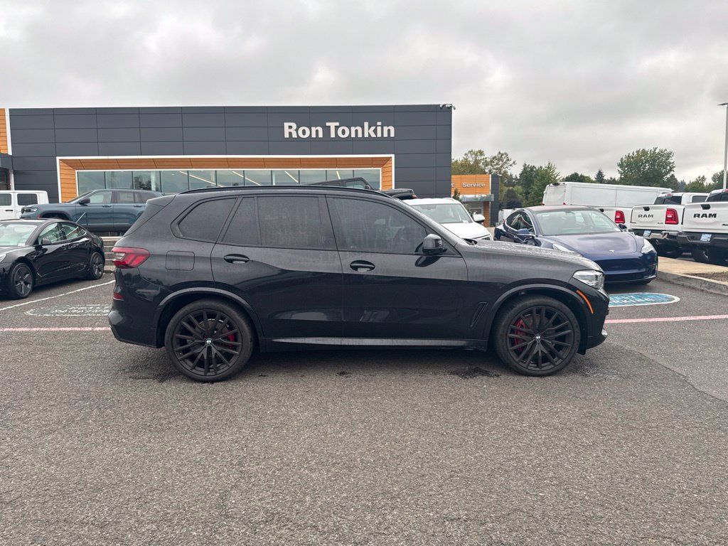 Used 2022 BMW X5 xDrive40i w/ M Sport Package AWD/4WD image 10