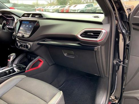 Used 2021 Chevrolet TrailBlazer RS w/ Convenience Package FWD image 18