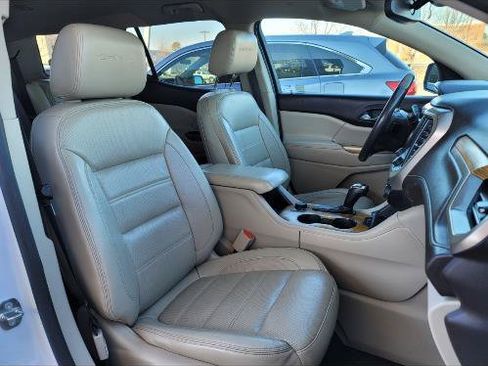 Used 2017 GMC Acadia Denali w/ Technology Package FWD image 23
