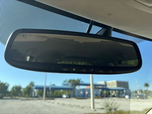 Used 2019 Mitsubishi Outlander SE image 27