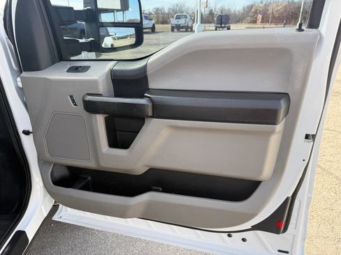 Used 2017 Ford F250 XL w/ Power Equipment Group image 28