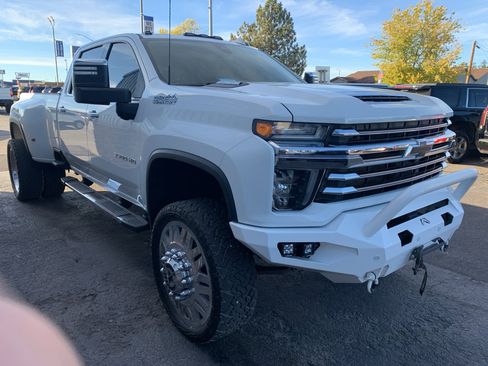 Used 2022 Chevrolet Silverado 3500 High Country w/ Safety Package II image 4