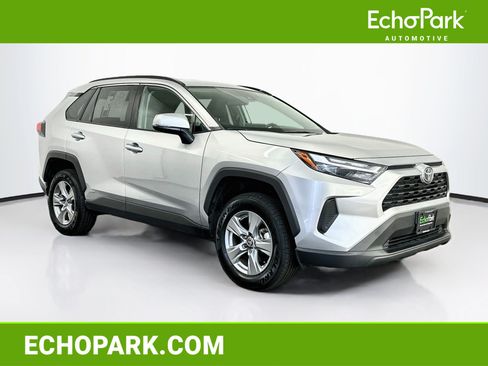 Used 2025 Toyota RAV4 XLE AWD/4WD image 1